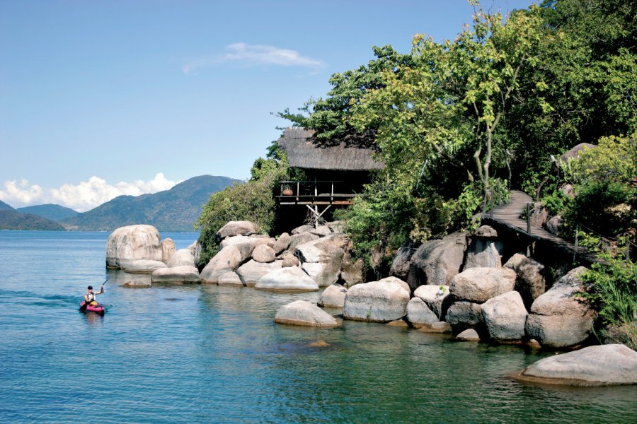 Exploration en kayak du lac Malawi. SAPhotog - Shutterstock.com