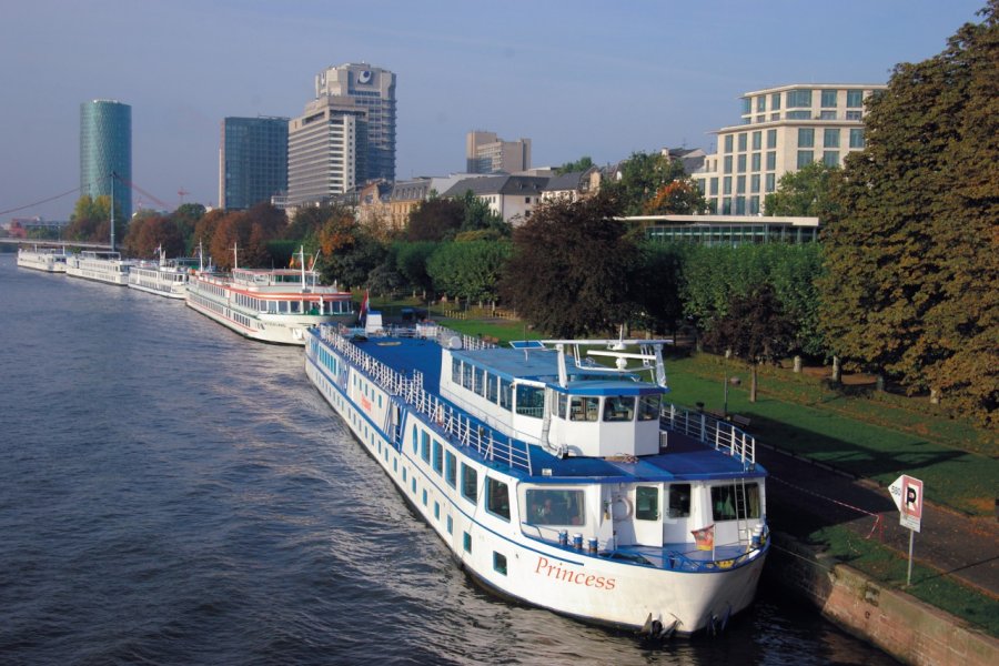 Vue du Main depuis le pont Untermain Stéphan SZEREMETA