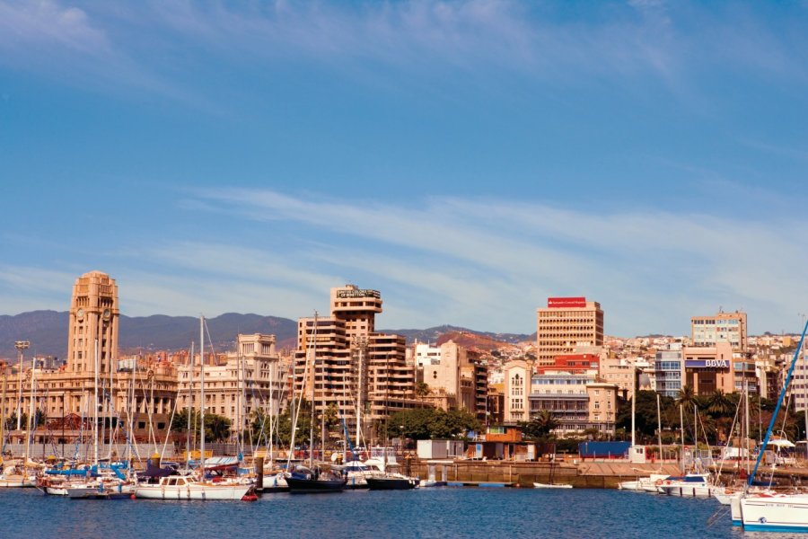 Port et Plaza de España. Author's Image