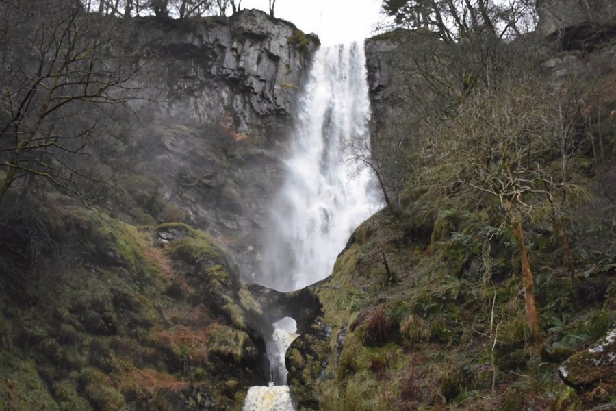 Cascade de Pistyll Rhaeadr, où dormait, selon la légende, l'un des chevaliers du roi Arthur ! Muriel PARENT
