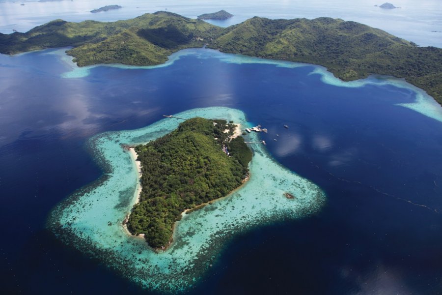 Fermes perlières près de Flower Island. Arnaud Bonnefoy