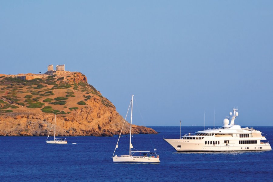 Temple de Poséidon au bout du cap de Sounion. NMaverick - Fotolia