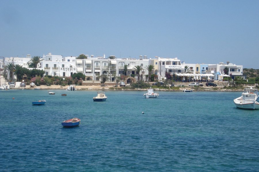 L'arrivée en bateau à Antiparos. Ana JOVETIC-VUCKOVIC