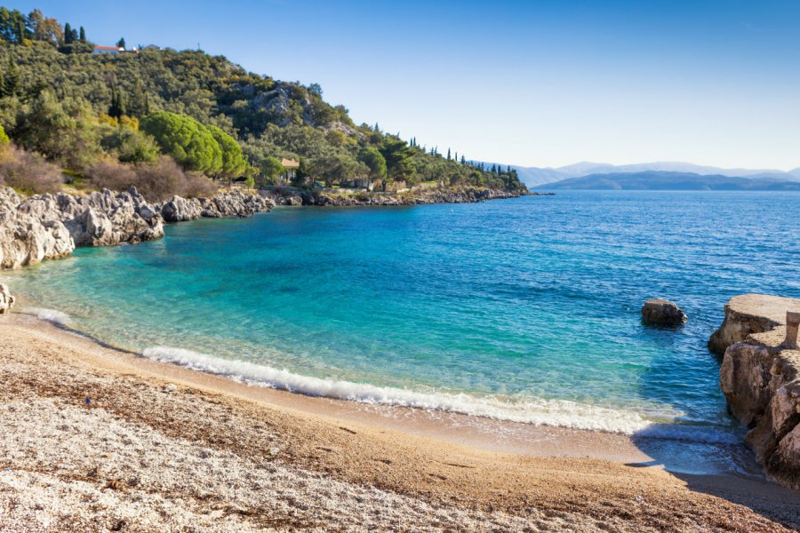 Plage de Nissaki. Paul Cowan - Shutterstock.com