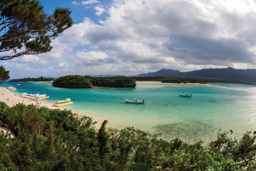 Kariba Bay, Ishigaki. Pierre Aden