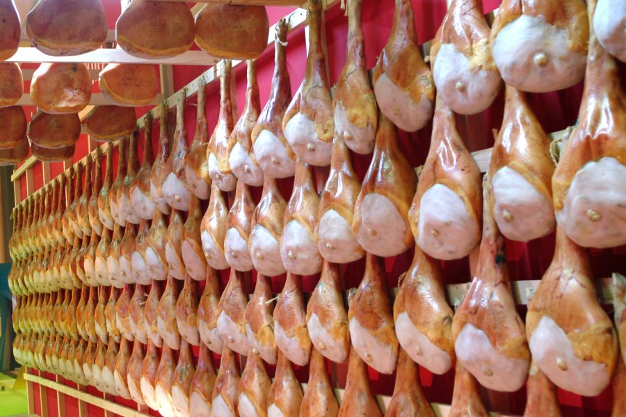 Prosciutto San Daniele. Luigi Bertello - Shutterstock.com