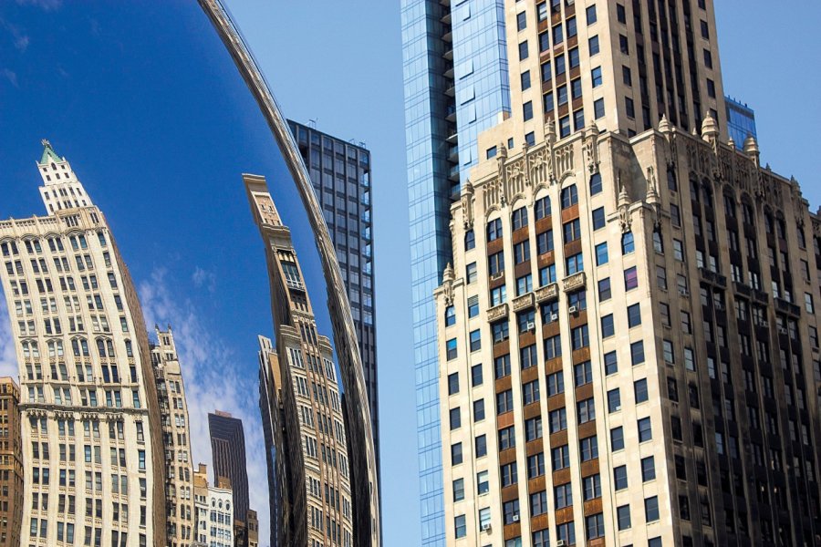 Reflets des grattes-ciel sur la Cloud Gate Bhofack2 - Fotolia