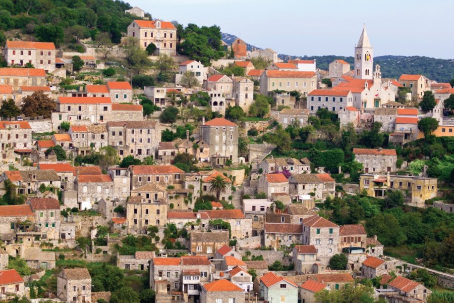 Les façades de Lastovo. DavorLovincic - iStockphoto