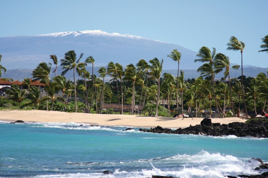 Plage et Mauna Kea. Hawaii Tourism Authority (HTA) / Kirk Lee Aeder
