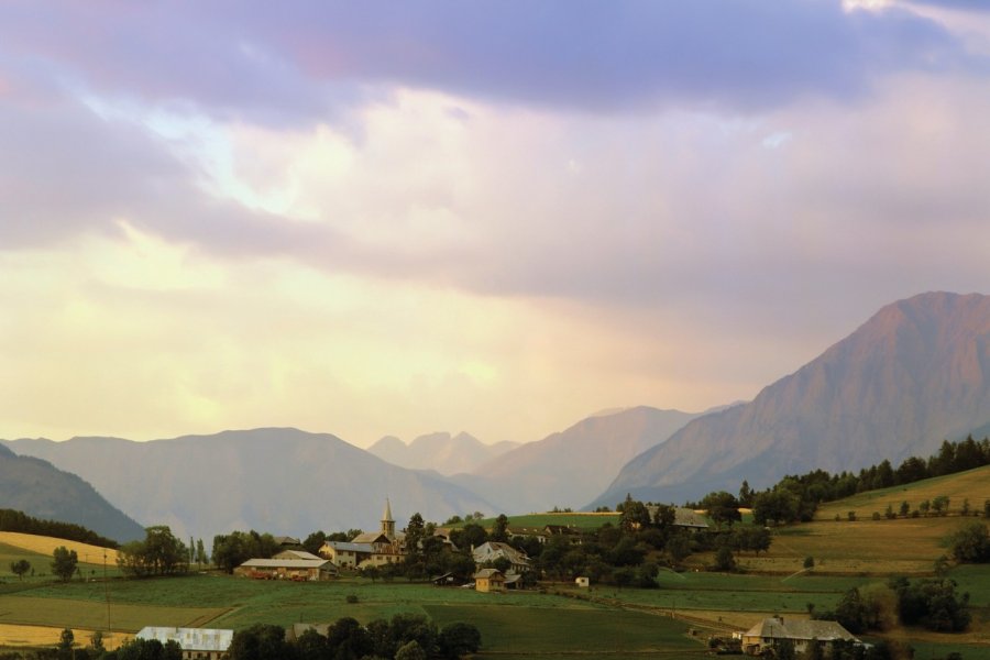 Barcelonnette et les Alpes françaises. Kodachrome25 - iStockphoto