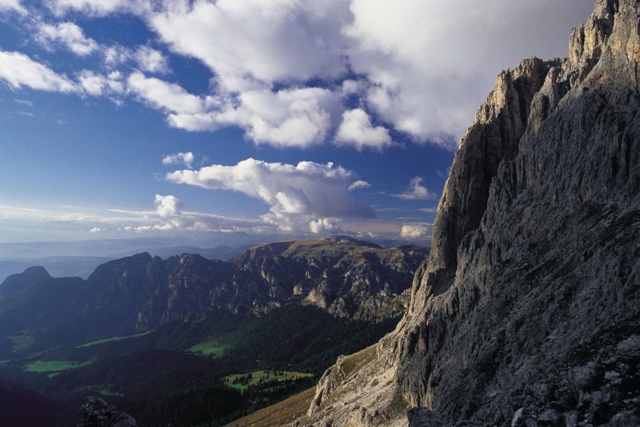 Paysage de montagne, Bolzano. M Von Aulock - Iconotec