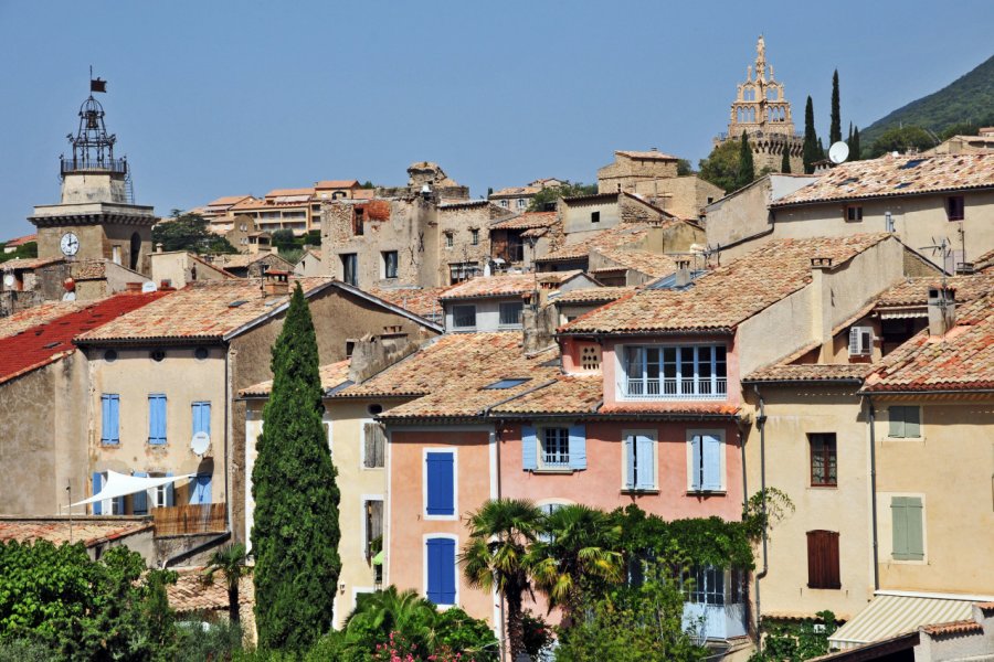 Le petit village de Nyons. Lamio - Fotolia