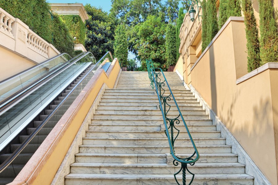 Escalier roulant à Monte-Carlo (© rglinsky - iStockphoto.com))