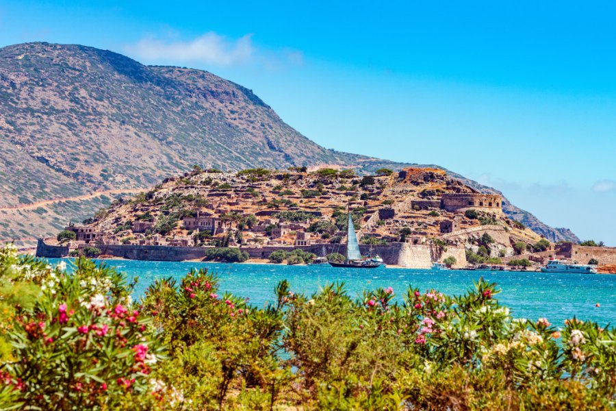 Ile de Spinalonga photoff - Shutterstock.com