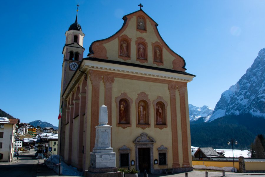 Eglise de Sappada, village où les traditions religieuses sont très fortes. Corrado Baratta - Shutterstock.com