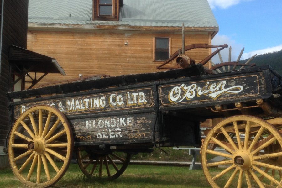 Vieille charrette de transport de Bières du Klondike à Dawson. Anne MOY