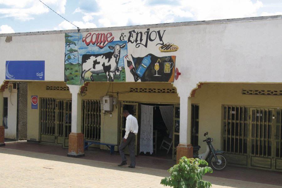 Beaucoup de devantures décorées à Nyagatare. François JANNE D'OTHÉE
