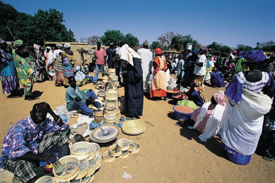 Marché de village dans la région de Mbour. Tom Pepeira - Iconotec