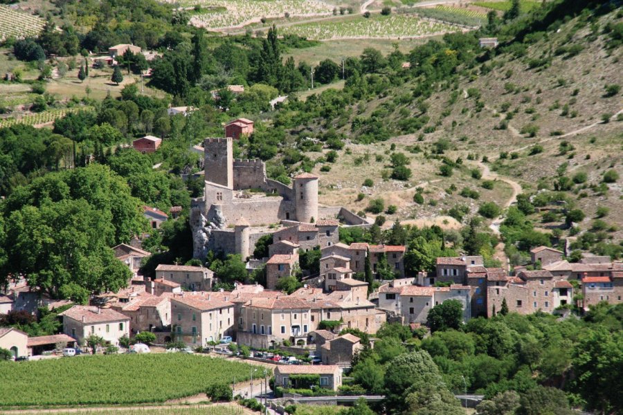 Le village de Saint-Jean-de-Buèges et son château Stéphan SZEREMETA