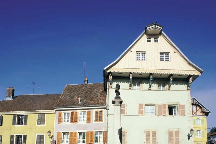 Maison aux caryatides PIERRE DELAGUERARD - ICONOTEC