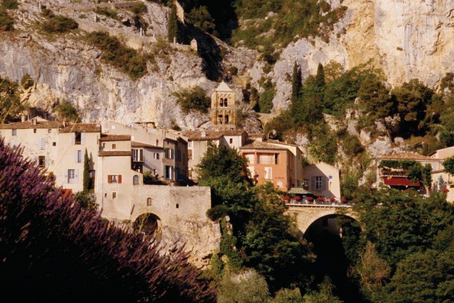 Moustiers-Sainte-Marie (© VINCENT FORMICA))