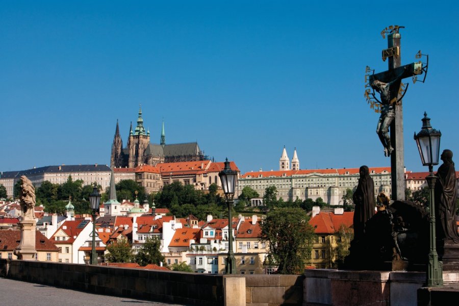 Vue du Pont Charles (Karlův Most) et sur Hradčany et le Château royal. Author's Image