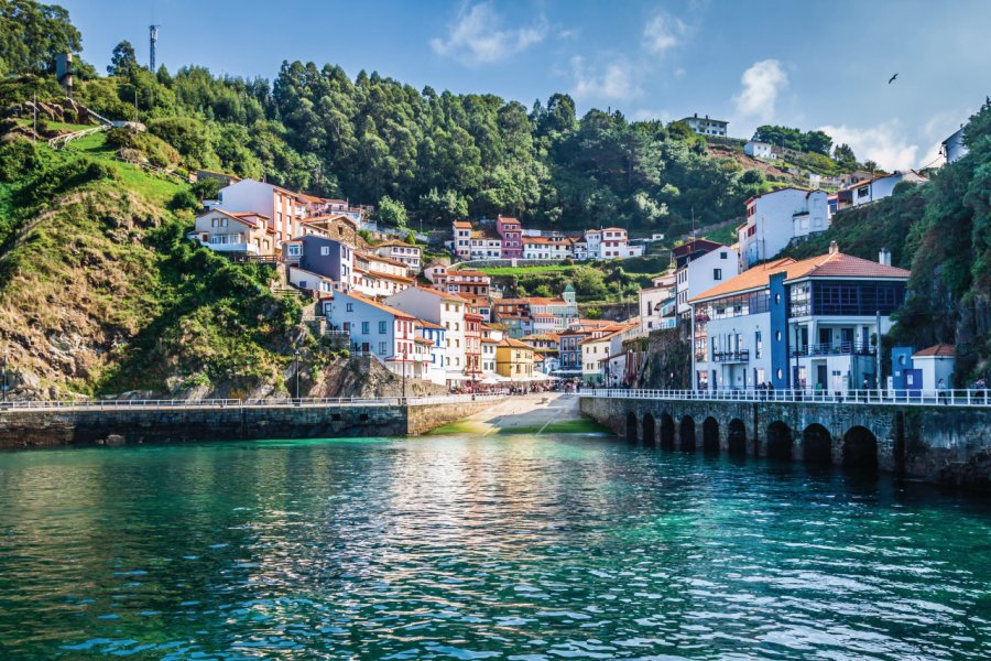 Le village de Cudillero. Perszing1982 - iStockphoto.com