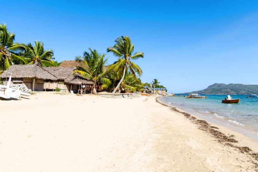 Plage de Nosy Komba. Lenisecalleja.photography - Shutterstock.com