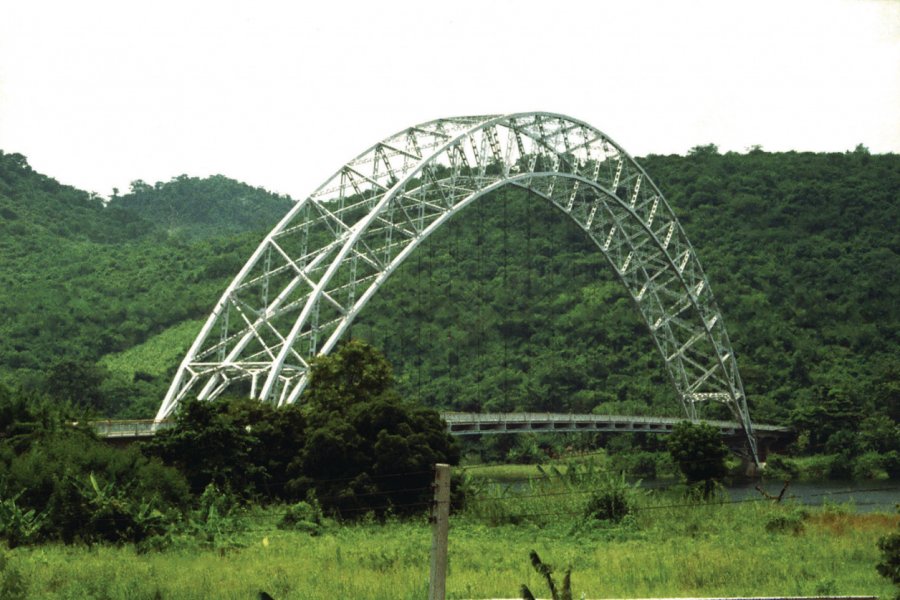 Pont Adome. Ghana Tourist Board