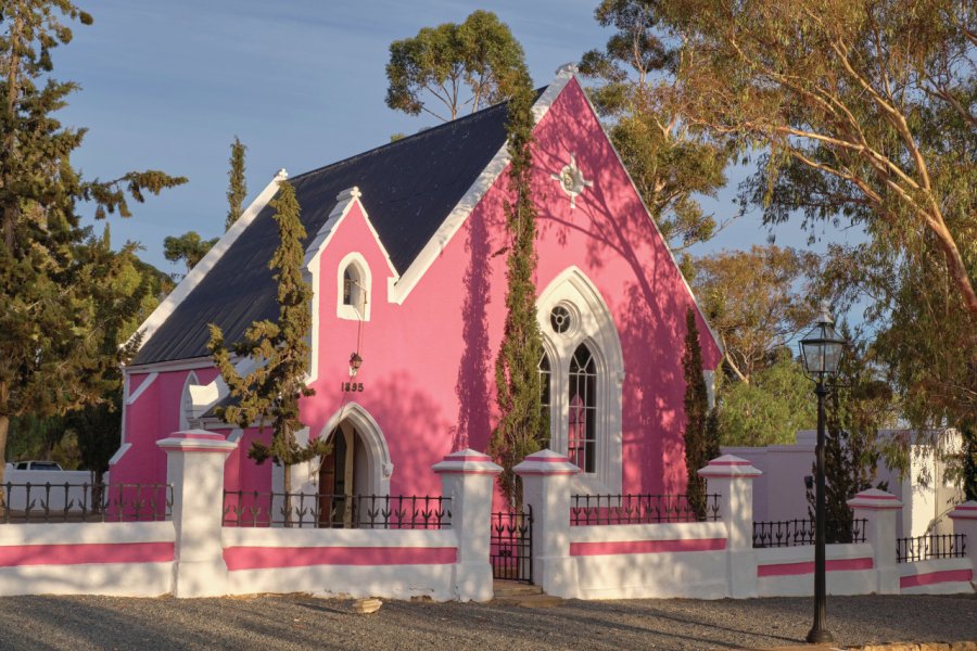 Église rose à Matjiesfontein. jean-francois - iStockphoto.com