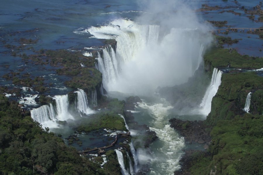 Survol de l'hôtel das Cataratas en hélicoptère Stéphan SZEREMETA