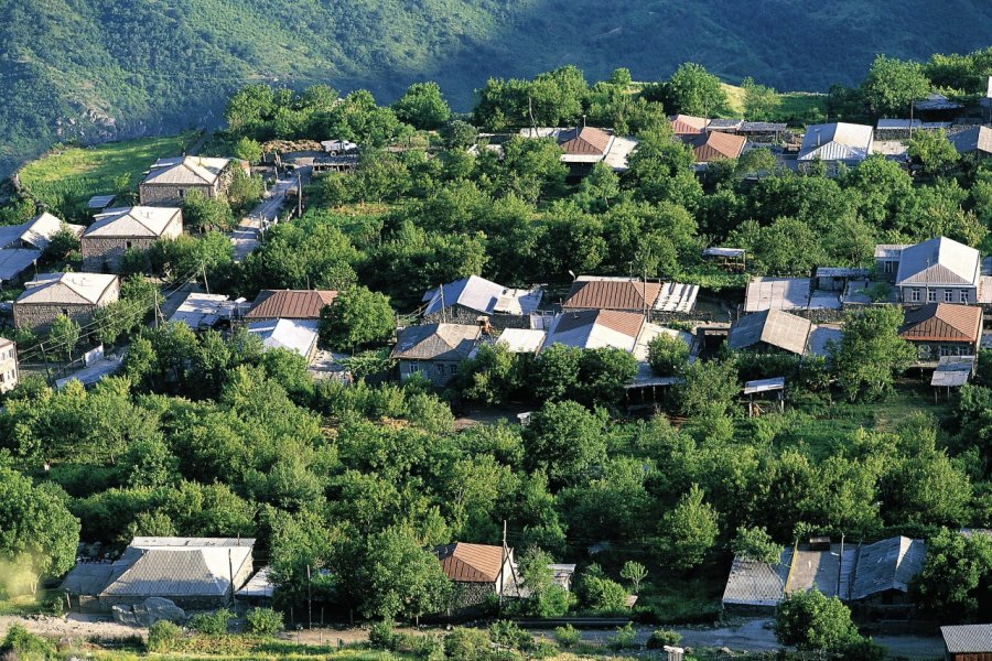 Village aux environs de Goris. Alamer - Iconotec