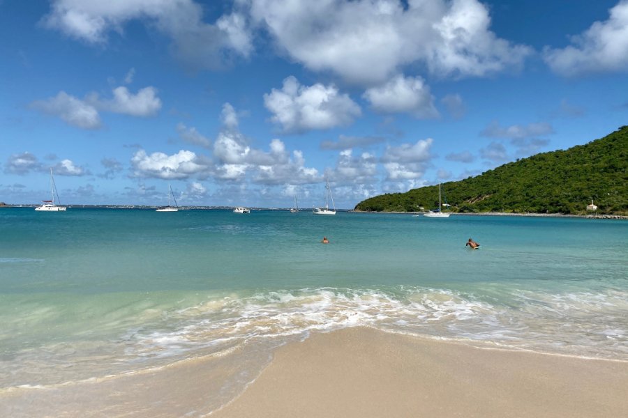 Vue panoramique d'Anse Marcel. Séverine VULLIEZ