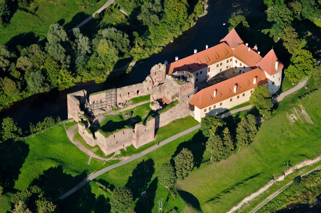 Le château de Bauska.