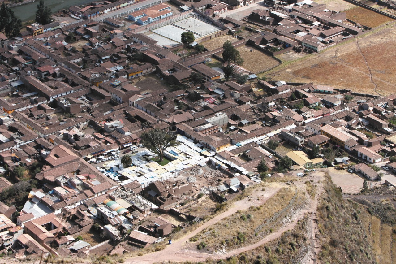 La petite ville de Písaq vue de la cité inca.