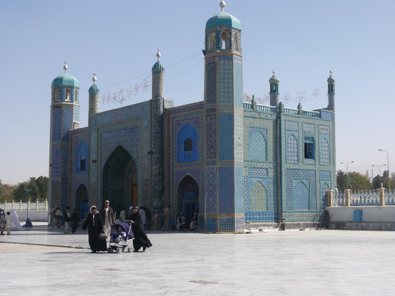 Mosquée de Mazar-e-Charif où se trouve le tombeau d'Hazrat Ali.