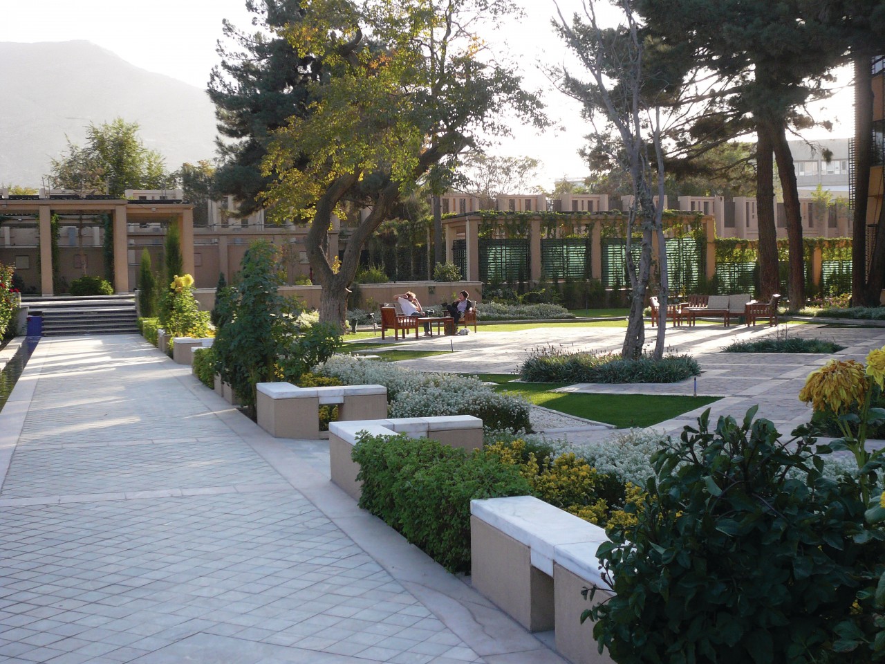 Jardins du Serena, le grand hôtel de Kaboul.