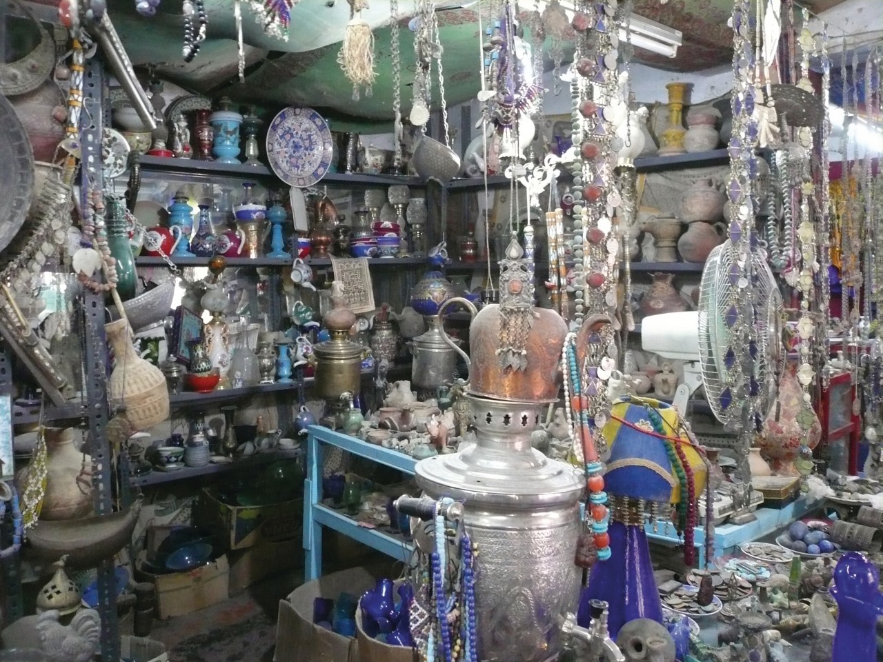 Boutique d'antiquités d'Hadji Sultan, véritable caverne d'Ali Baba.