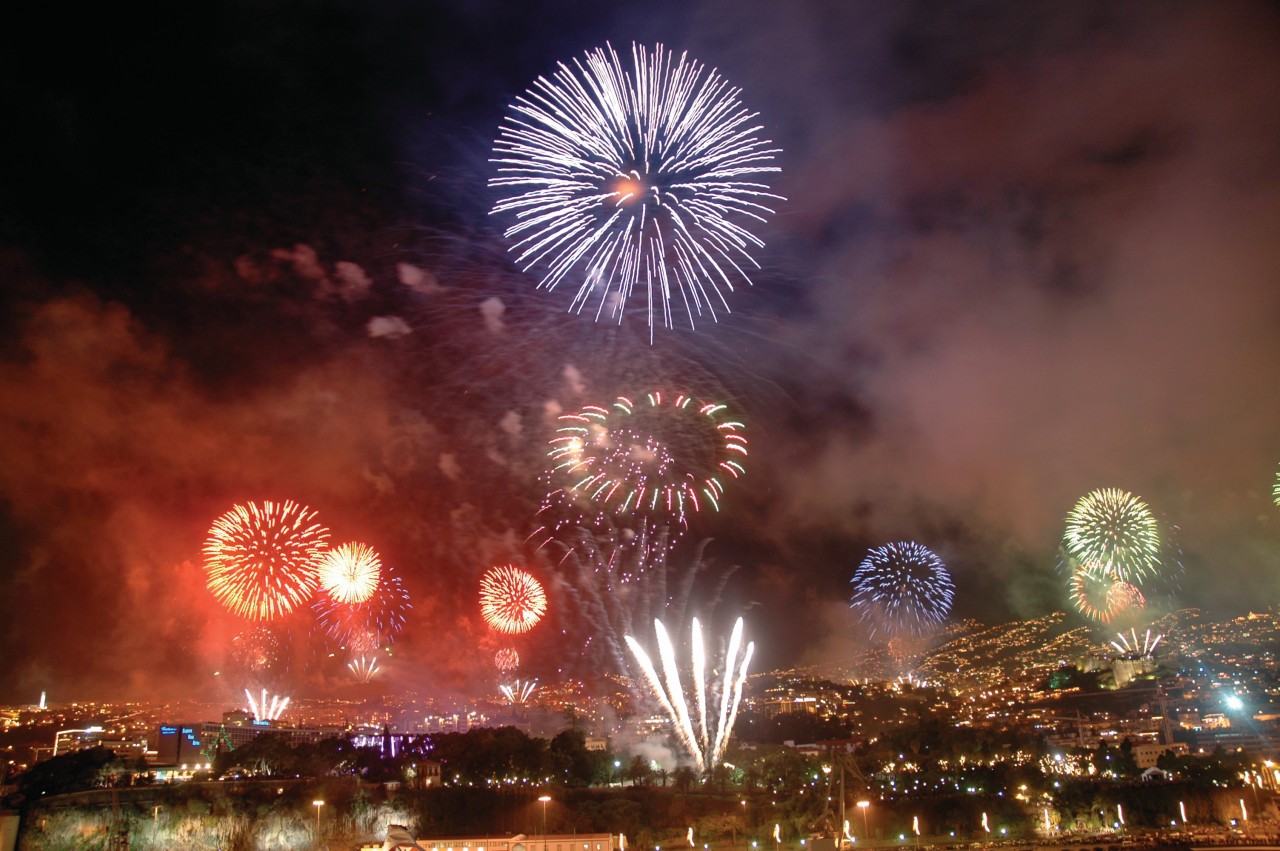 Feu d'artifice du Nouvel An sur l'île de Madère.