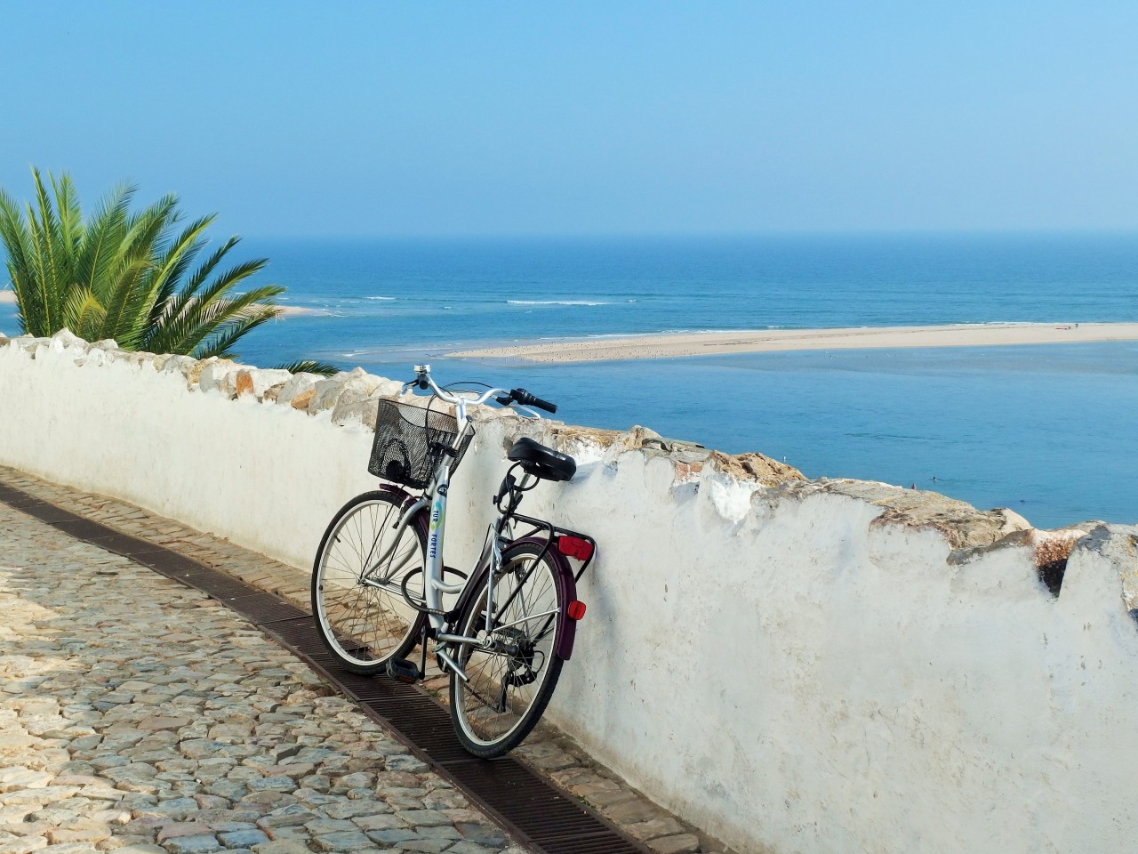 Promenade en vélo le long de la Ria Formosa.