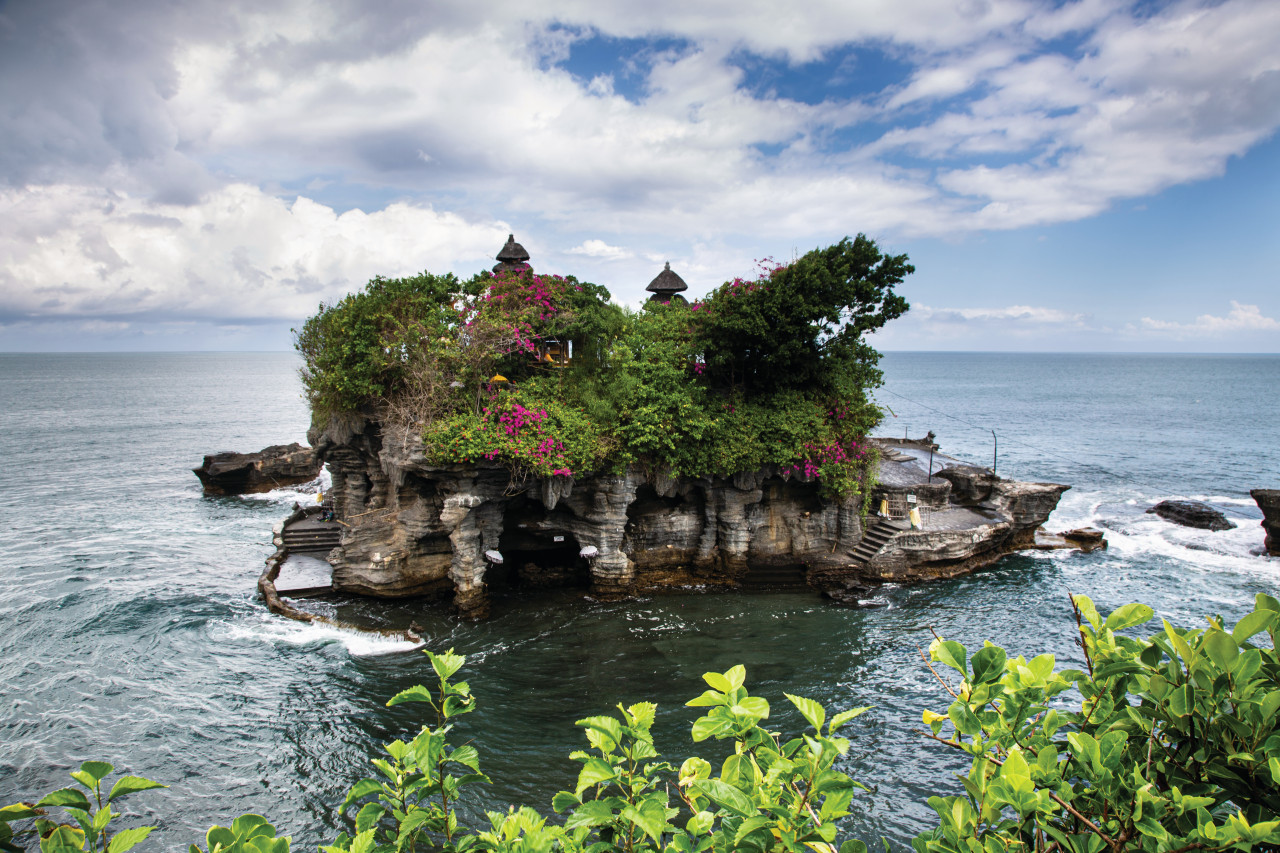 <p>Le Tanah Lot a servi de décor dans le film de Marc Esposito, Toute la Beauté du Monde.</p>