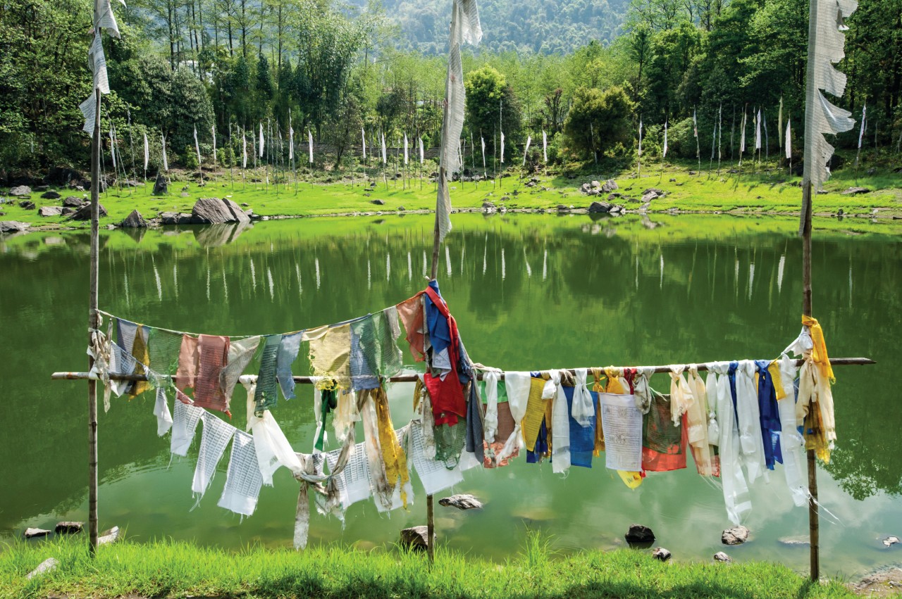 Drapeaux de prières près du lac Kathok, Yuksom.