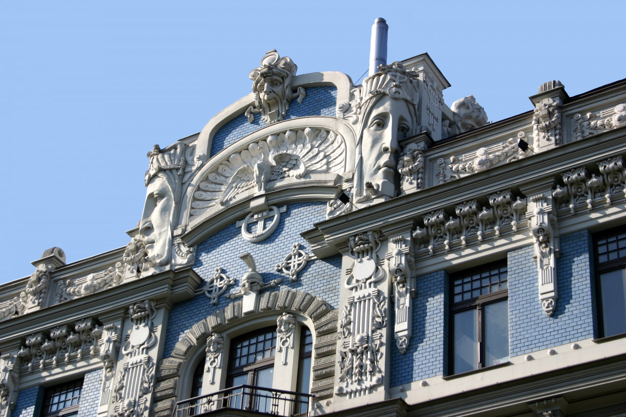 Façade d'un immeuble réalisée par Eisenstein, quartier art nouveau.