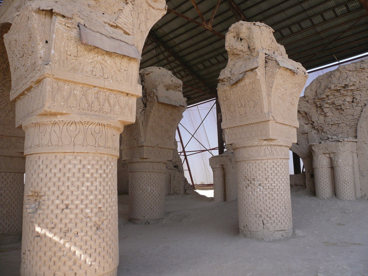 Vestiges de la mosquée d'Hadji Piyada, datant du IXe siècle.