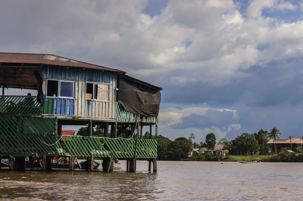 Bord de fleuve à Maripasoula.