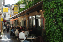 À TABLE