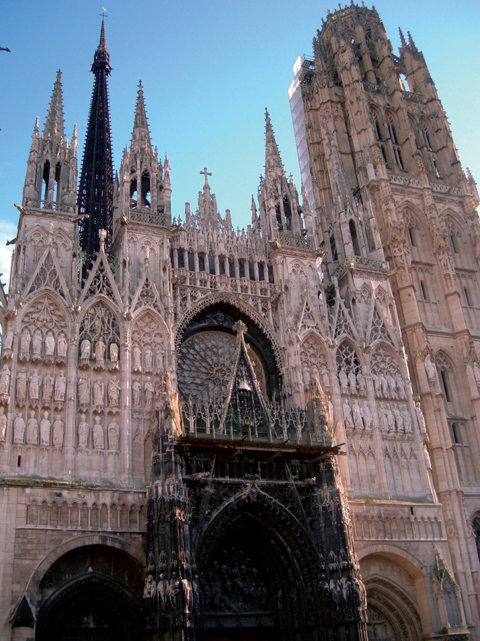 CATHÉDRALE NOTRE-DAME (© CATHÉDRALE NOTRE-DAME))