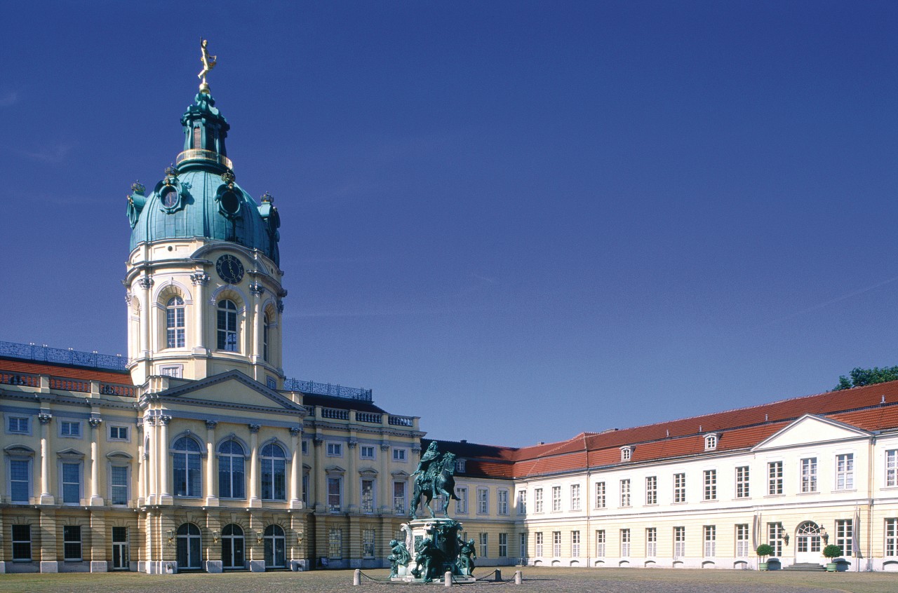 SCHLOSS CHARLOTTENBURG - CHATEAU DE CHARLOTTENBURG (© SCHLOSS CHARLOTTENBURG - CHATEAU DE CHARLOTTENBURG))