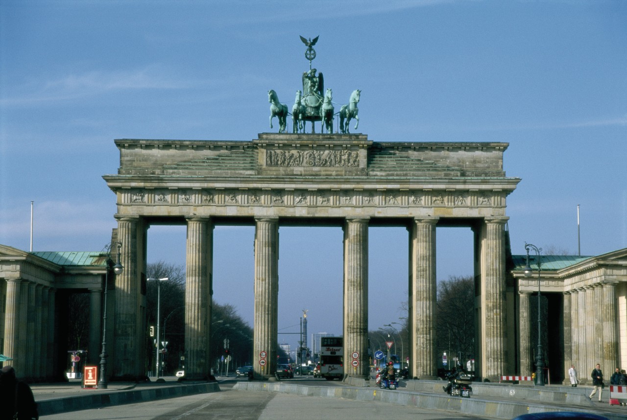 BRANDENBURGER TOR - PORTE DE BRANDEBOURG (© BRANDENBURGER TOR - PORTE DE BRANDEBOURG))