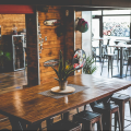 WHEELS' N' CURL CAFÉ
